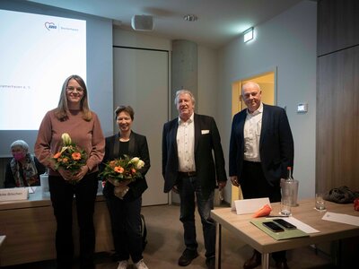 Professorin Dr. Antje Handelmann, Senatorin Claudia Schilling, Uwe Lissau und Prof. Dr. Wolfgang Lukas | © AWO Bremerhaven